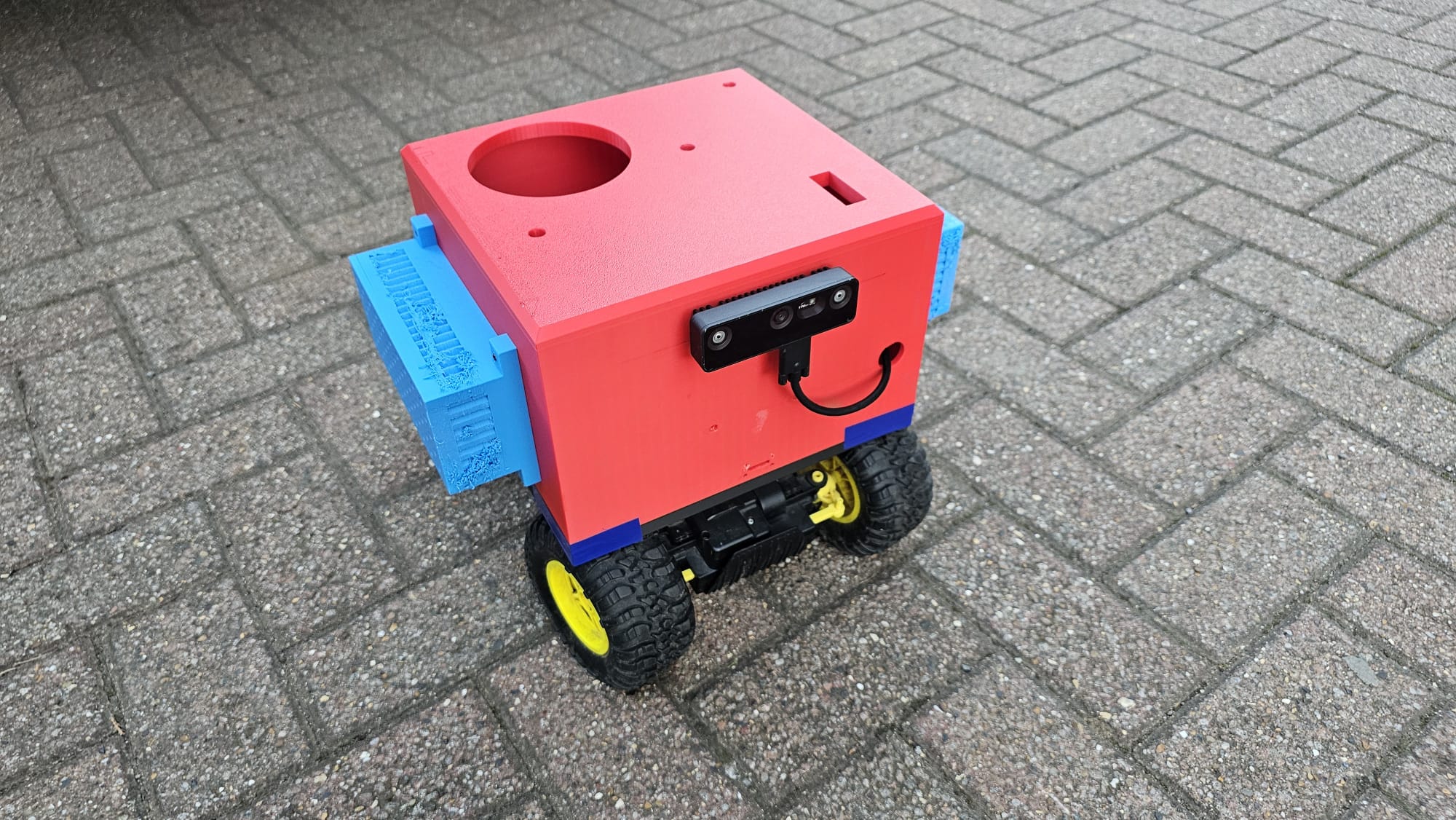Human-following Ackermann robot v2 — completed platform with OAK-D Pro W stereo camera